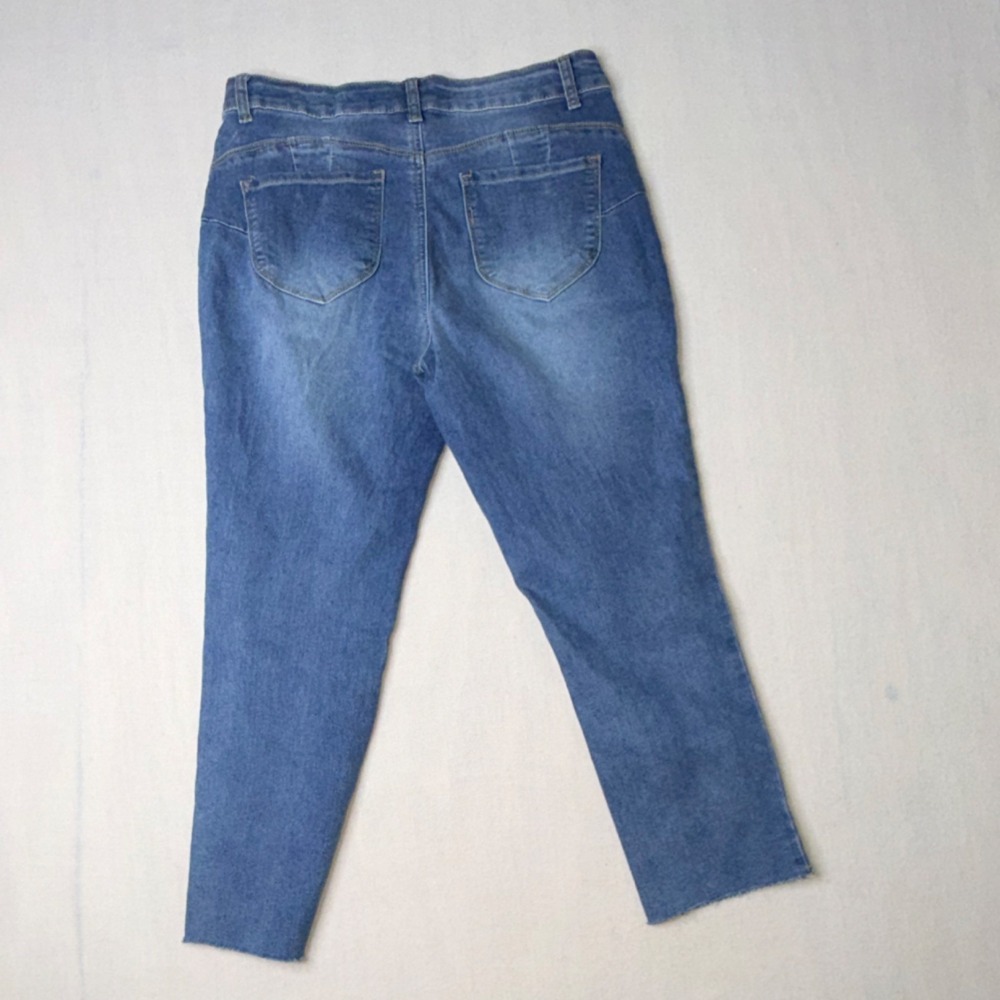 Zoe + Phoebe Denim Medium Wash Distressed High Rise Cropped Jeans Blue Women - Picture 9 of 10